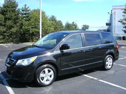 2010 Volkswagen Routan SE Nocturne Black Metallic, DANVERS, MA