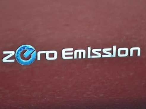 2018 Nissan LEAF SV Scarlet Ember, Lawrence, MA