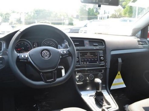 2018 Volkswagen Golf SE Tornado Red, Lawrence, MA