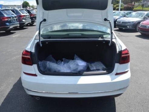 2018 Volkswagen Passat 2.0T SE Pure White, Lawrence, MA