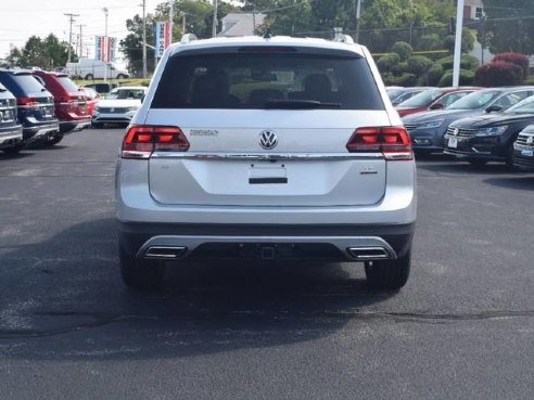 2018 Volkswagen Atlas 3.6L V6 SE Reflex Silver Metallic, Lawrence, MA