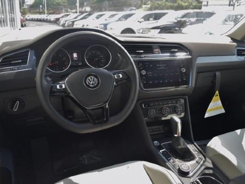 2018 Volkswagen Tiguan SE Pure White, Lawrence, MA