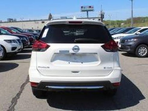 2018 Nissan Rogue SV Pearl White, Lawrence, MA