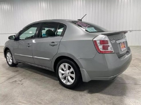 2011 Nissan Sentra SL Sedan 4D Silver, Sioux Falls, SD