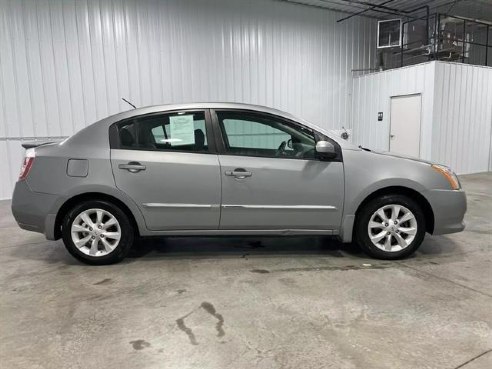 2011 Nissan Sentra SL Sedan 4D Silver, Sioux Falls, SD