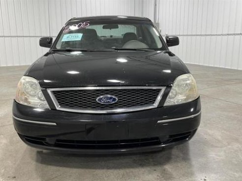 2005 Ford Five Hundred SE Sedan 4D Black, Sioux Falls, SD