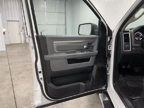 2019 Ram 1500 SLT Pickup 4D 5 1-2 ft White, Sioux Falls, SD