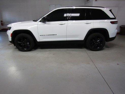 2023 Jeep Grand Cherokee Altitude Bright White Clearcoat, Beaverdale, PA