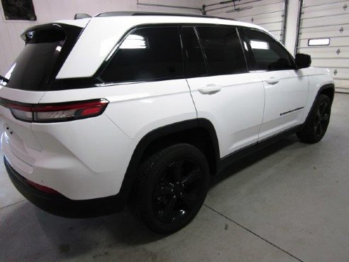 2023 Jeep Grand Cherokee Altitude Bright White Clearcoat, Beaverdale, PA