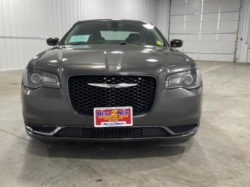 2018 Chrysler 300-Series 300 Touring Sedan 4D Gray, Sioux Falls, SD