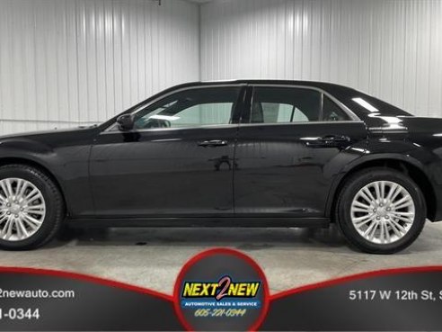 2014 Chrysler 300-Series 300 Sedan 4D Black, Sioux Falls, SD