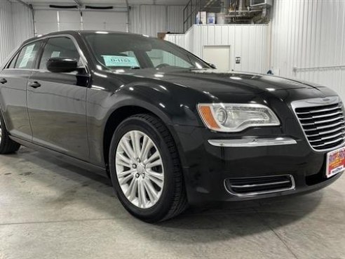 2014 Chrysler 300-Series 300 Sedan 4D Black, Sioux Falls, SD