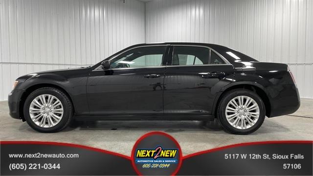 2014 Chrysler 300-Series 300 Sedan 4D Black, Sioux Falls, SD