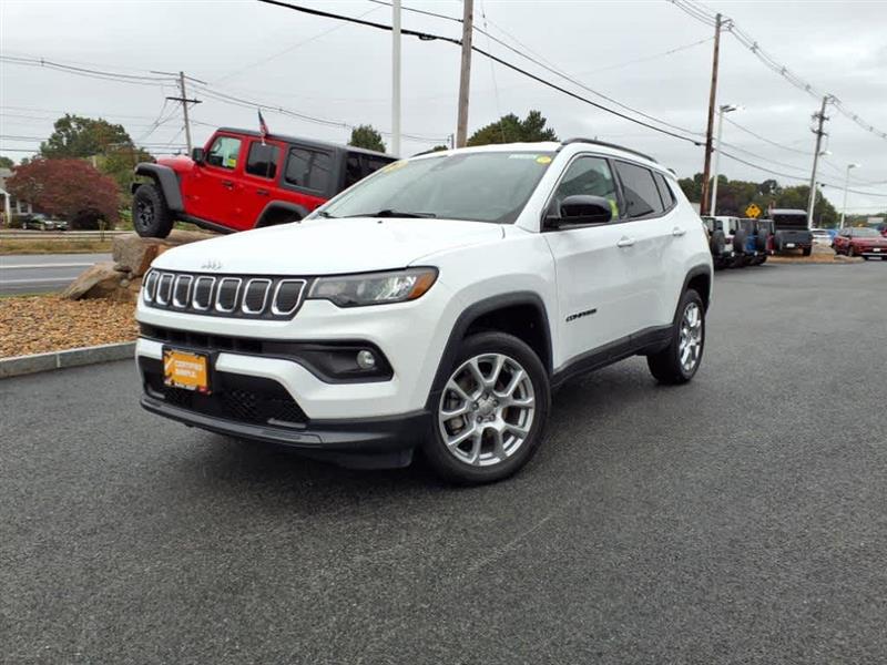 2022 Jeep Compass Latitude Lux Bright White Clearcoat, Lynnfield, MA