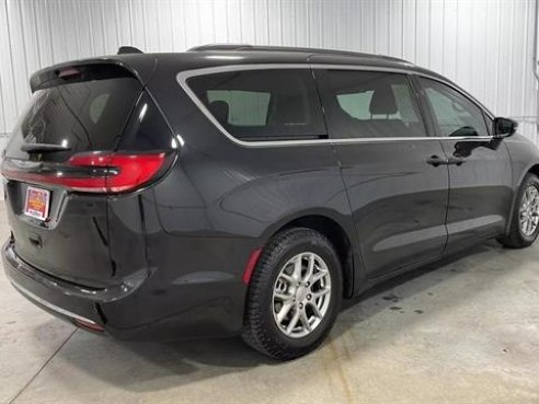 2021 Chrysler Pacifica Touring Minivan 4D Black, Sioux Falls, SD