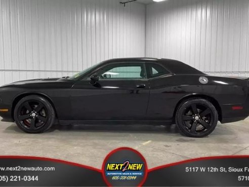 2013 Dodge Challenger SXT Coupe 2D Black, Sioux Falls, SD