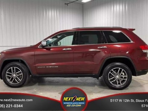 2017 Jeep Grand Cherokee Limited Sport Utility 4D Maroon, Sioux Falls, SD