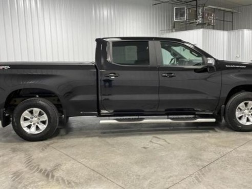 2021 Chevrolet Silverado 1500 LT Pickup 4D 6 1-2 ft Black, Sioux Falls, SD