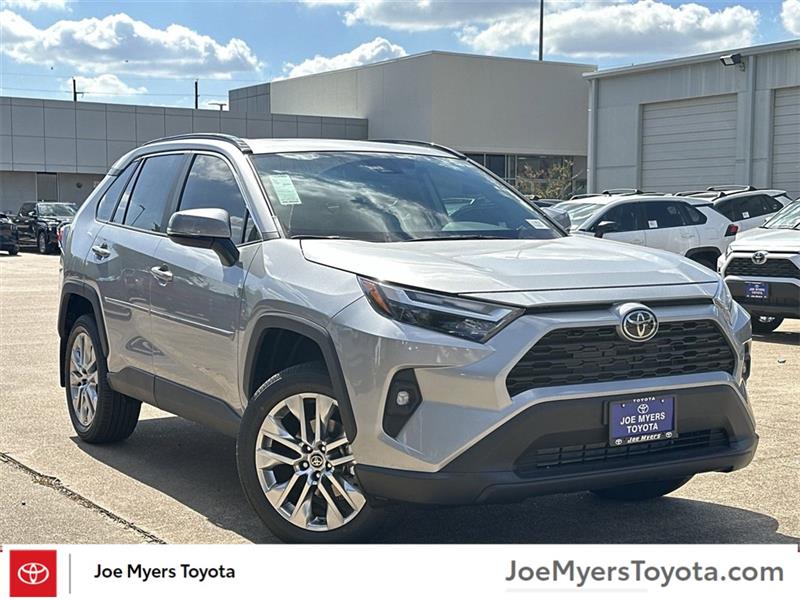 2024 Toyota RAV4 XLE Premium Silver, Houston, TX